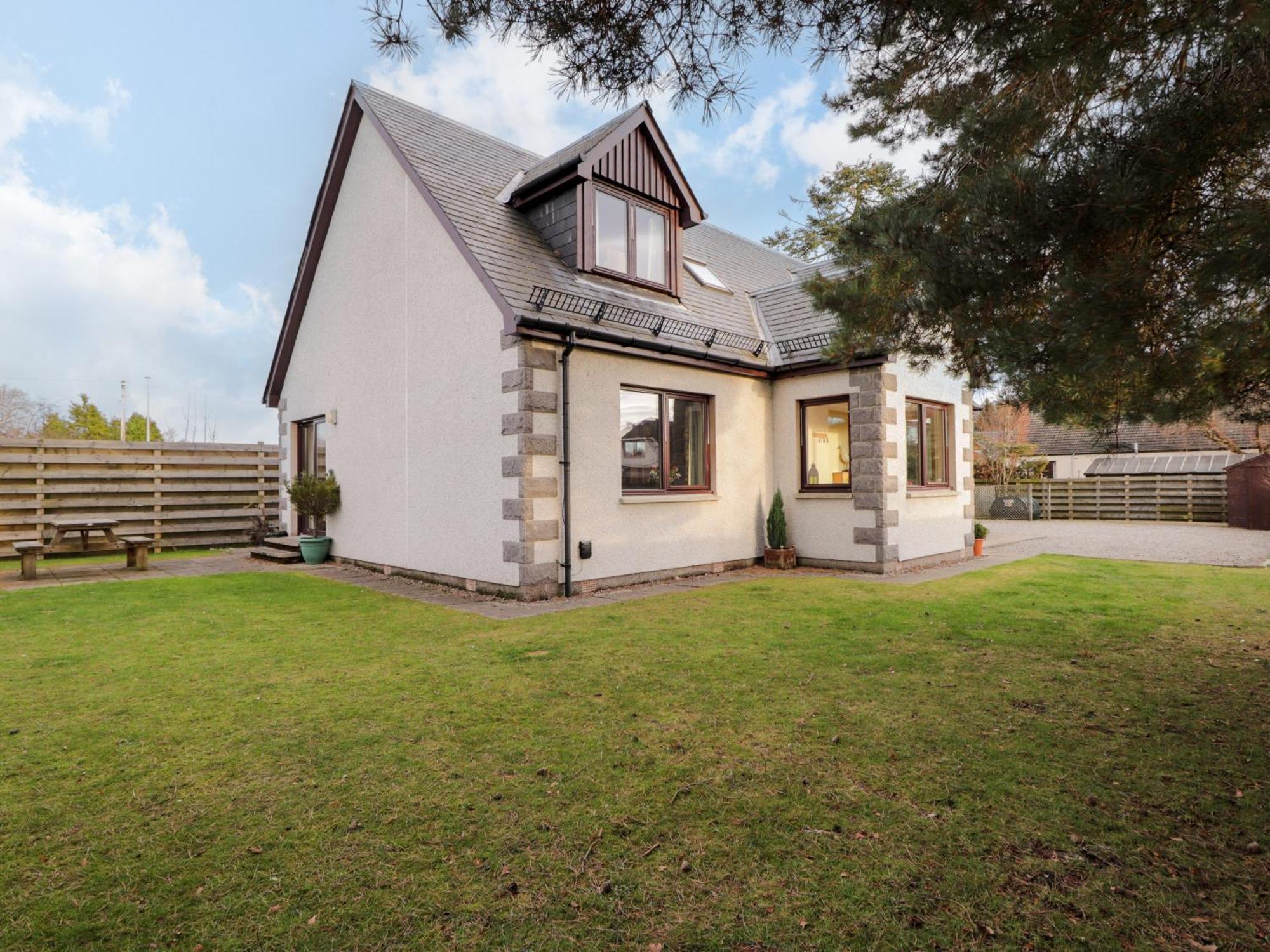Bruach Gorm Cottage Grantown-on-Spey Buitenkant foto